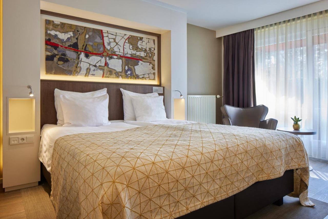 Auberge Du Bonheur Tilburg Luaran gambar