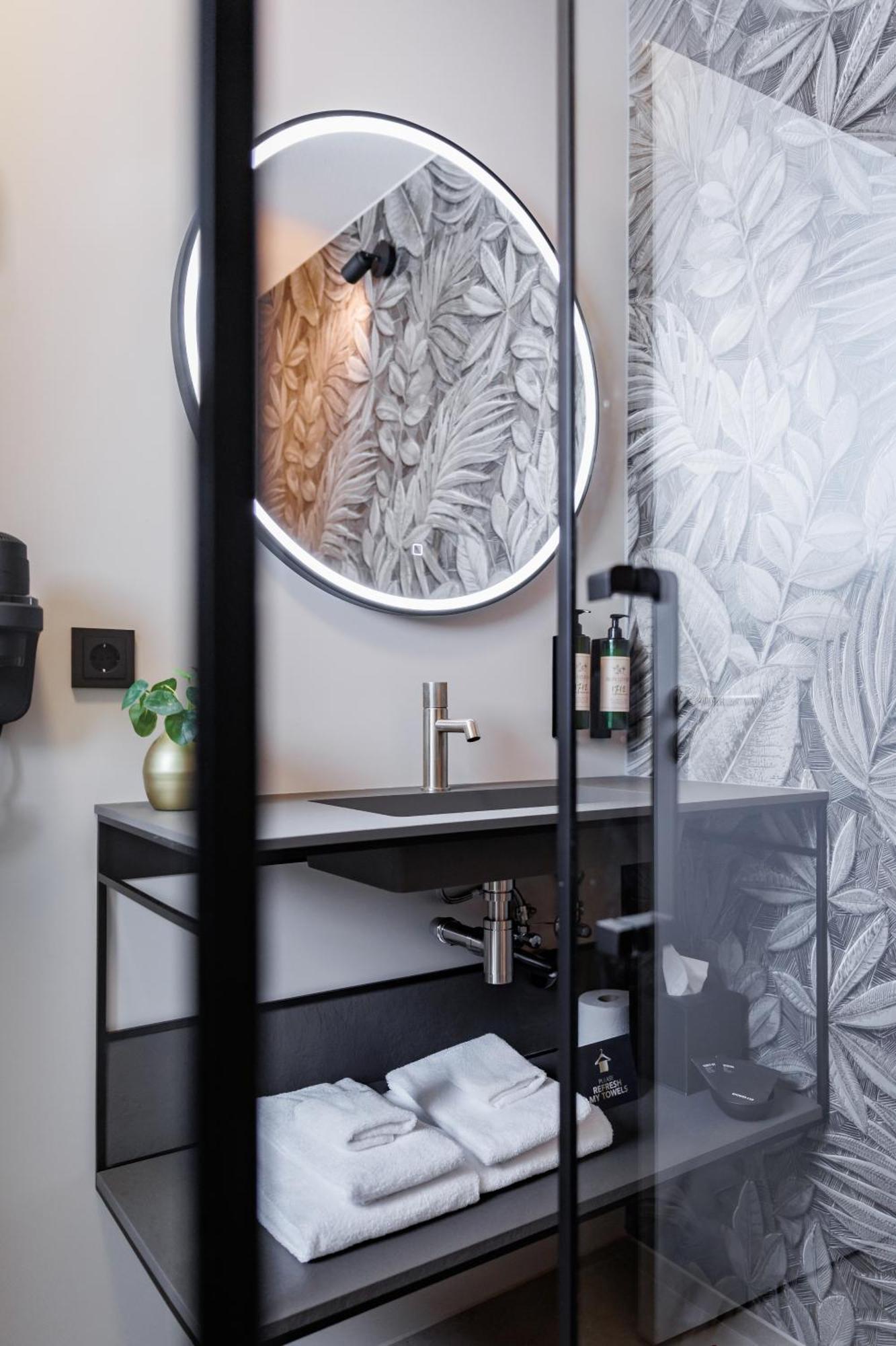 Auberge Du Bonheur Tilburg Luaran gambar